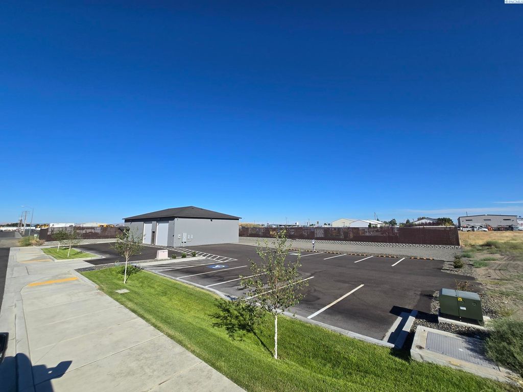 1505 E Spokane Street, Pasco, WA 99301