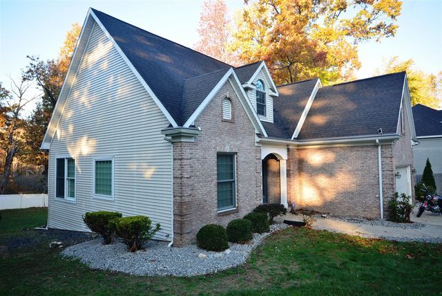 4696 Forest Creek Drive, Kalamazoo, MI 49009