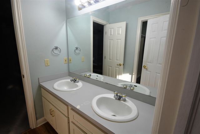 4696 Forest Creek Drive, Kalamazoo, MI 49009