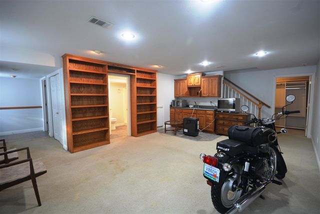 4696 Forest Creek Drive, Kalamazoo, MI 49009