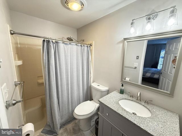 1570 SULLIVAN TRL, Tannersville, PA 18372