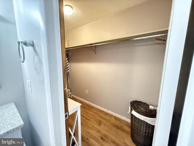 1570 SULLIVAN TRL, Tannersville, PA 18372