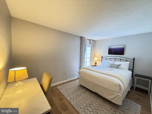 1570 SULLIVAN TRL, Tannersville, PA 18372