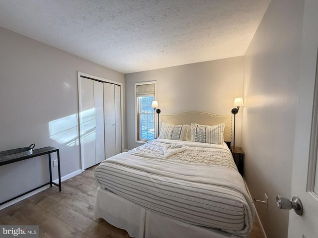 1570 SULLIVAN TRL, Tannersville, PA 18372