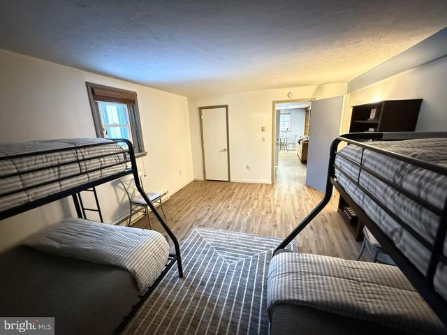 1570 SULLIVAN TRL, Tannersville, PA 18372