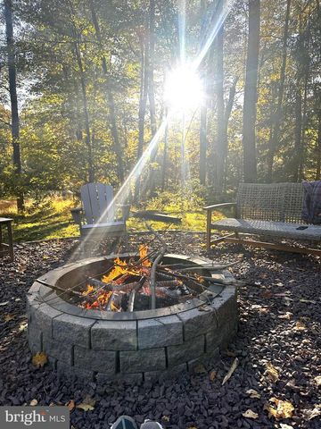 1570 SULLIVAN TRL, Tannersville, PA 18372