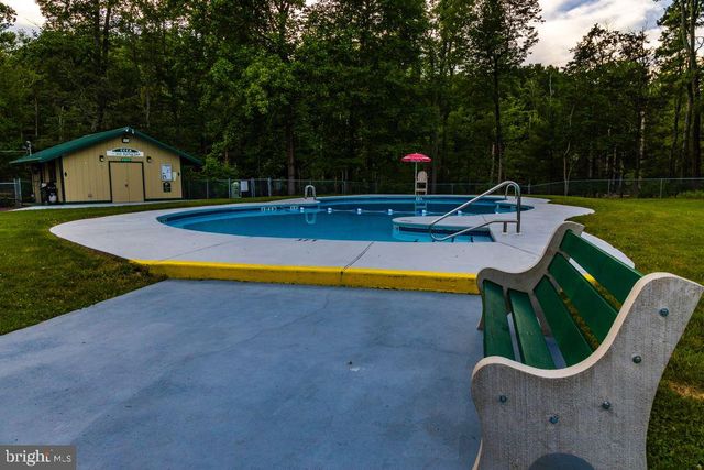 1570 SULLIVAN TRL, Tannersville, PA 18372