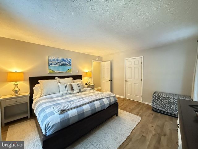 1570 SULLIVAN TRL, Tannersville, PA 18372