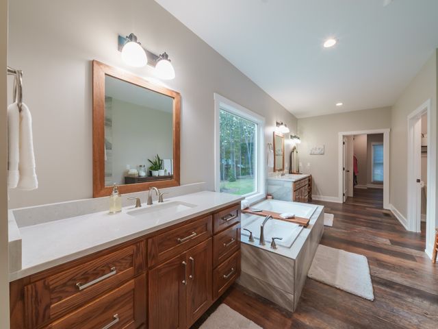 303 N Lake Dr, Altamont, TN 37301