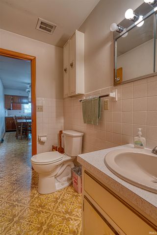 1300 Western Hills Drive, Evansville, IN 47720