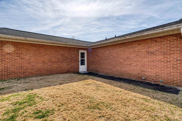 1300 Western Hills Drive, Evansville, IN 47720