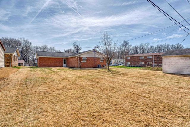 1300 Western Hills Drive, Evansville, IN 47720