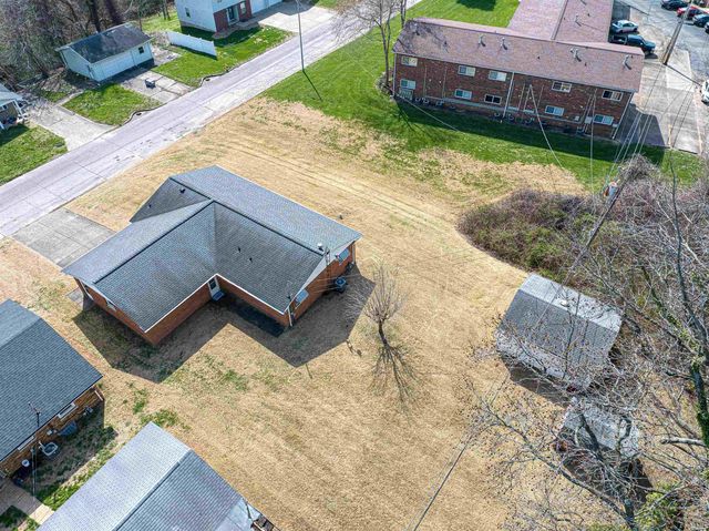 1300 Western Hills Drive, Evansville, IN 47720