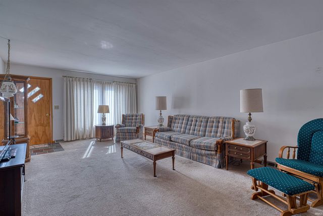 1300 Western Hills Drive, Evansville, IN 47720