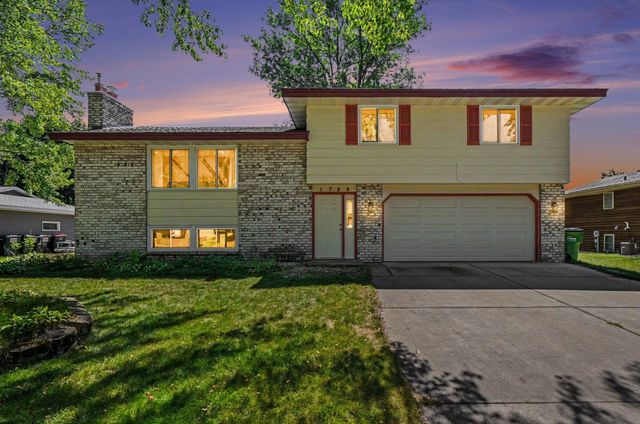 1728 132nd Avenue NE, Blaine, MN 55449