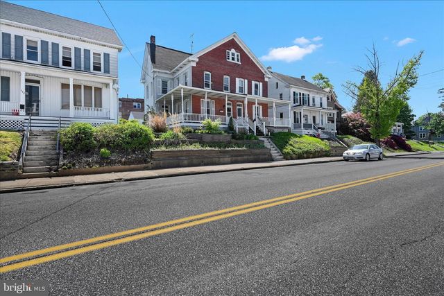 548 W BROADWAY, Red Lion, PA 17356