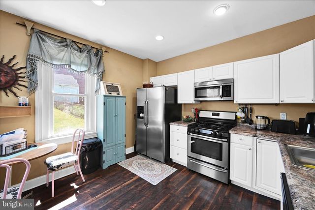 548 W BROADWAY, Red Lion, PA 17356