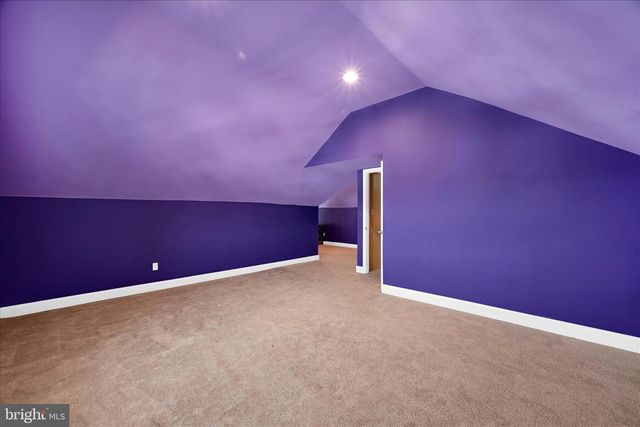 548 W BROADWAY, Red Lion, PA 17356