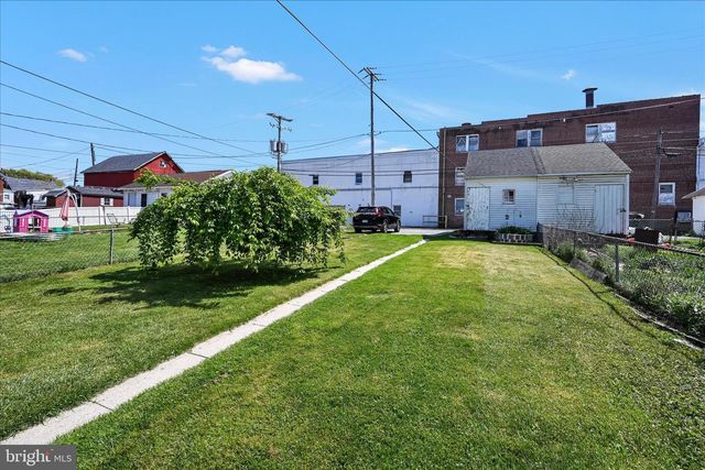 548 W BROADWAY, Red Lion, PA 17356