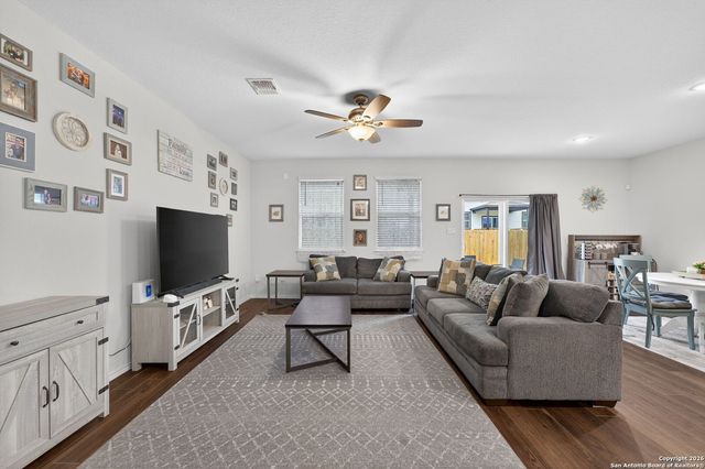 132 Bella Rosa Trl, Cibolo, TX 78108