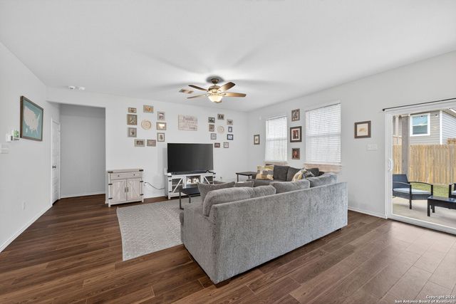 132 Bella Rosa Trl, Cibolo, TX 78108