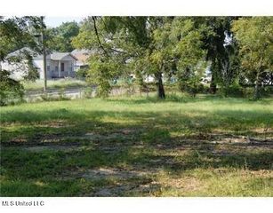 215 Strangi Avenue, Biloxi, MS 39530