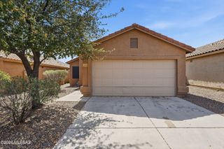 841 W Calle Barranca Seca, Green Valley, AZ 85614