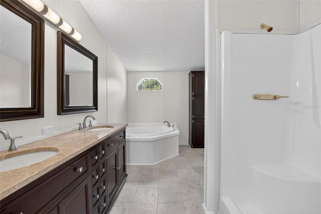 9150 WOOD TERRACE DRIVE, Tampa, FL 33637