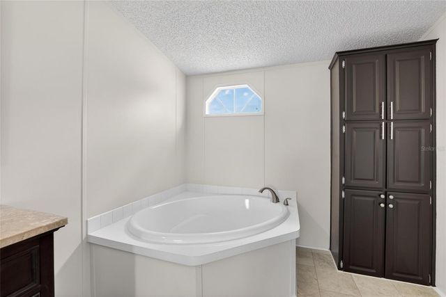 9150 WOOD TERRACE DRIVE, Tampa, FL 33637
