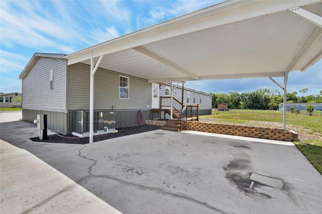 9150 WOOD TERRACE DRIVE, Tampa, FL 33637