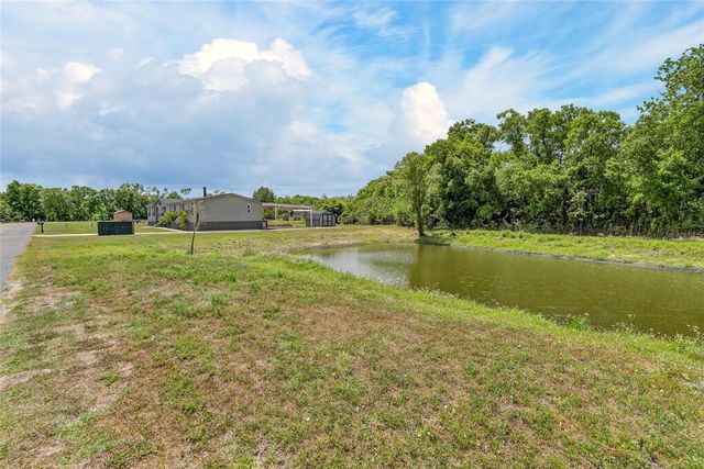 9150 WOOD TERRACE DRIVE, Tampa, FL 33637