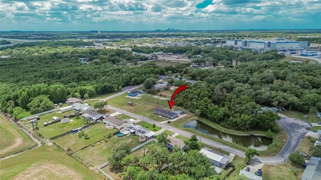 9150 WOOD TERRACE DRIVE, Tampa, FL 33637