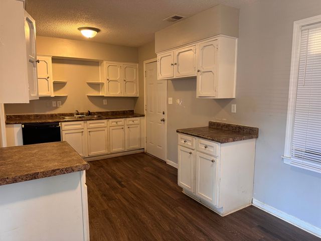 3788 BISHOPS BRIDGE RD, Memphis, TN 38118