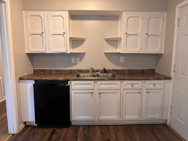 3788 BISHOPS BRIDGE RD, Memphis, TN 38118