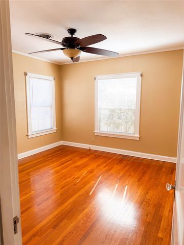 910 College Street, Shreveport, LA 71104