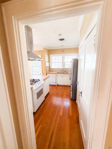 910 College Street, Shreveport, LA 71104