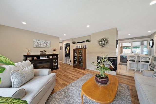 35 Arnold St, Holbrook, MA 02343