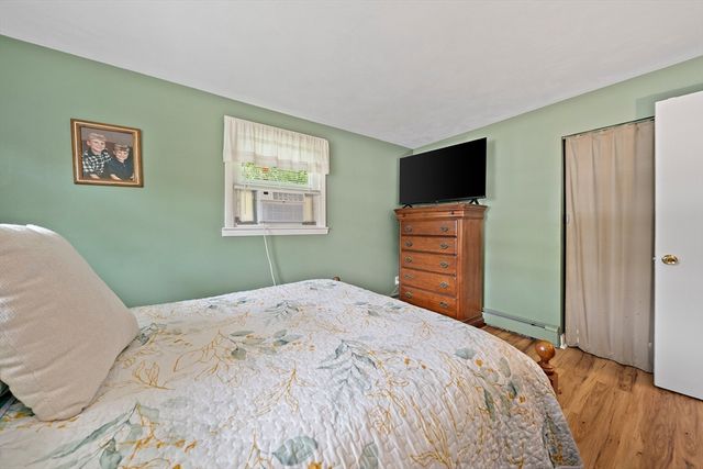35 Arnold St, Holbrook, MA 02343