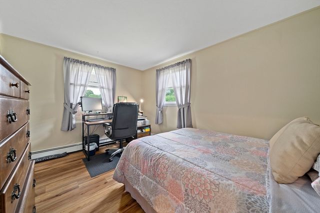 35 Arnold St, Holbrook, MA 02343