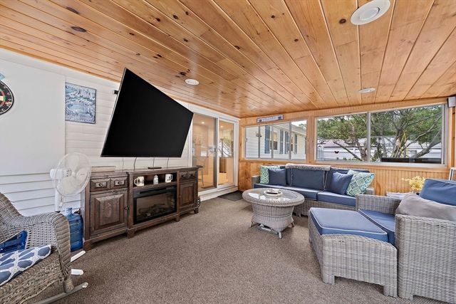 35 Arnold St, Holbrook, MA 02343
