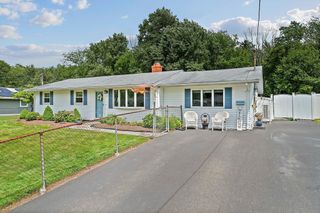 35 Arnold St, Holbrook, MA 02343