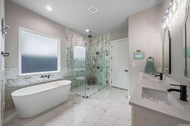 1602 Redwood Court, Fredericksburg, TX 78624