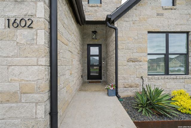 1602 Redwood Court, Fredericksburg, TX 78624