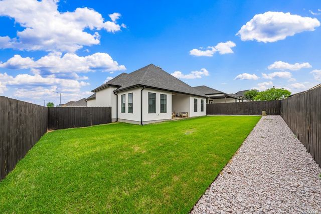 1602 Redwood Court, Fredericksburg, TX 78624