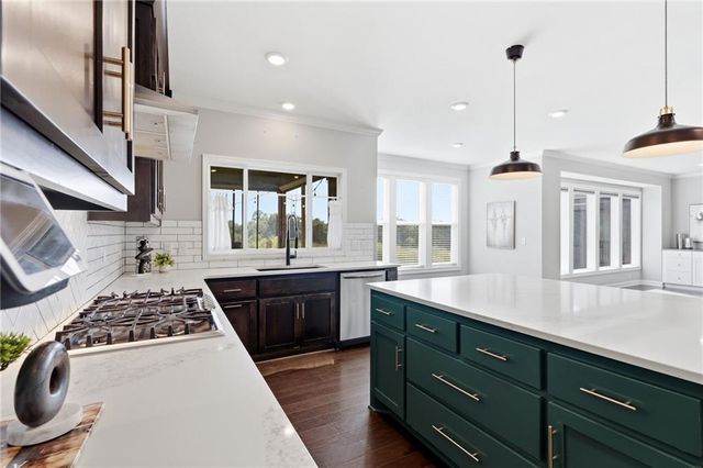 3008 SW Arboridge Drive, Lee's Summit, MO 64082