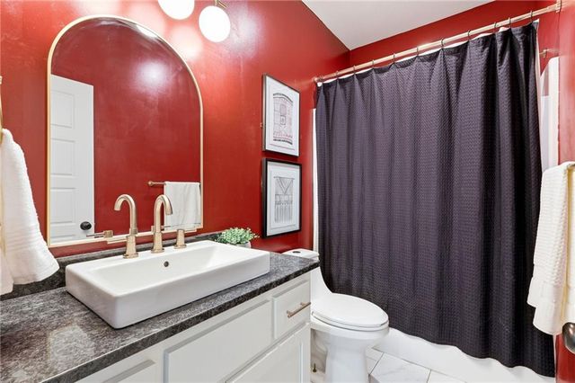 3008 SW Arboridge Drive, Lee's Summit, MO 64082