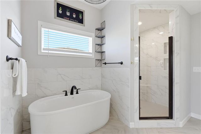 3008 SW Arboridge Drive, Lee's Summit, MO 64082