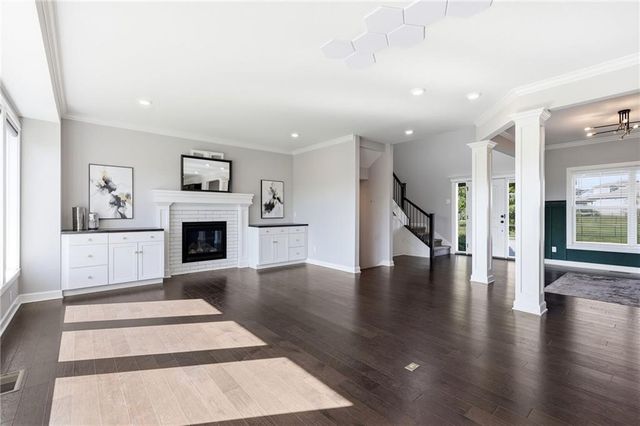 3008 SW Arboridge Drive, Lee's Summit, MO 64082