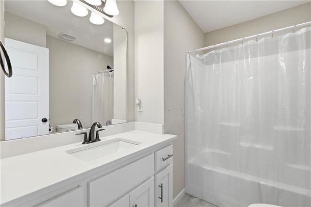 3008 SW Arboridge Drive, Lee's Summit, MO 64082