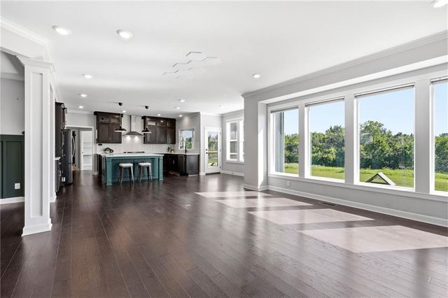 3008 SW Arboridge Drive, Lee's Summit, MO 64082